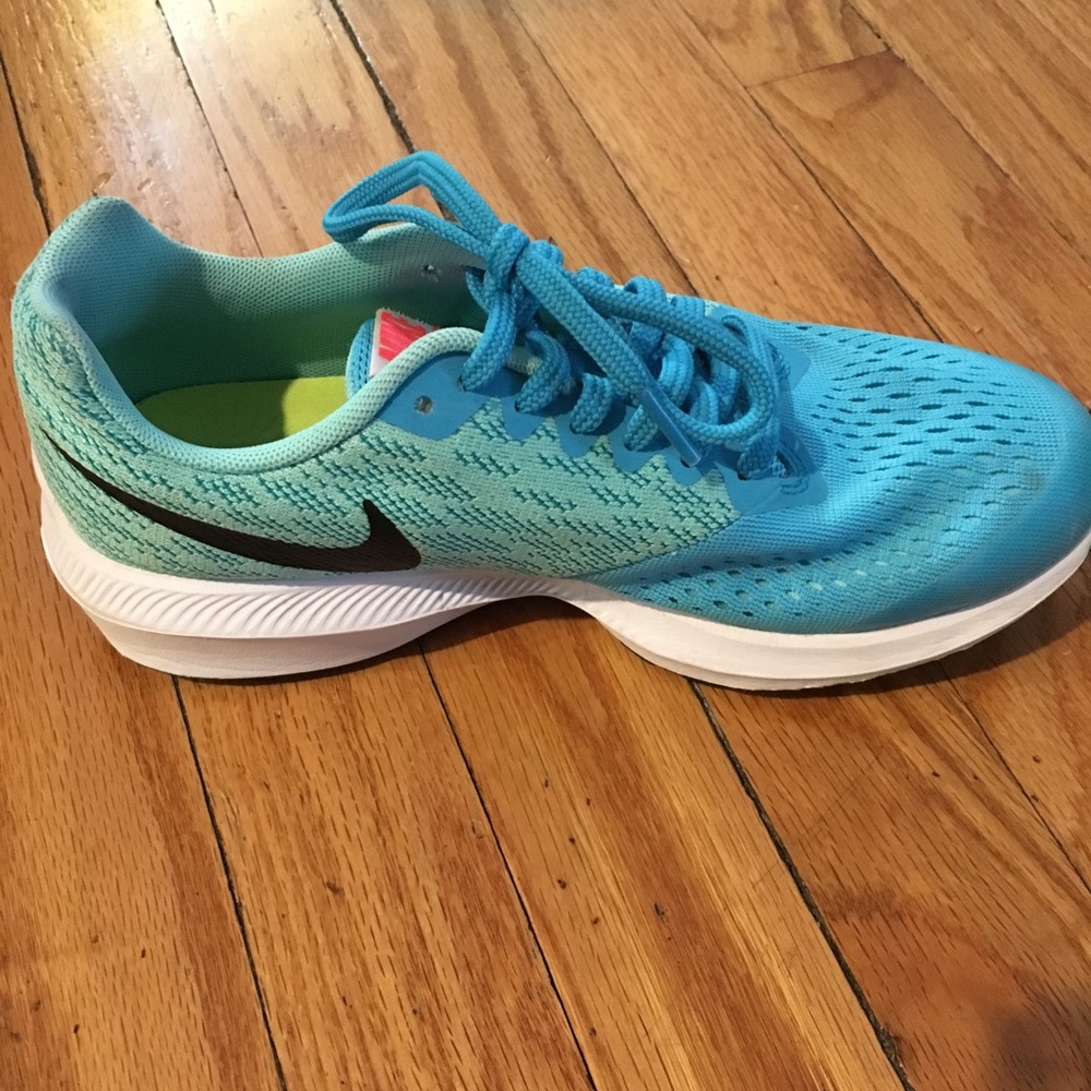 EUC Nike Winflo 4